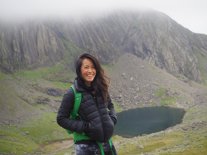 Dee May Tan climbs Mount Snowdon