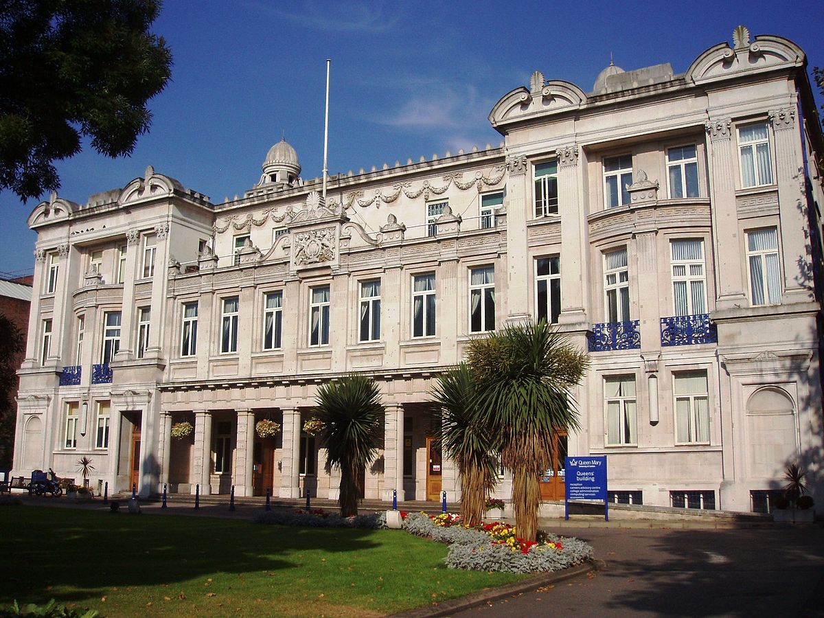 Chương trình chuyển tiếp Đại học cùng Kaplan UK – Queen Mary University of London